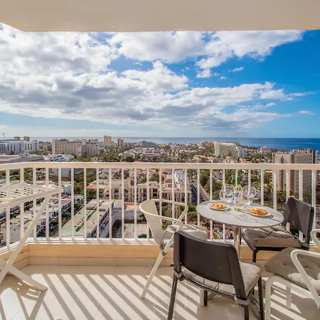 Prime 2bd With Balcony, View & Pool In Veronicas Apartment *